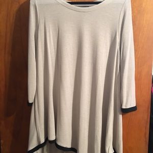 ⚠️flash sale⚠️Chelsea & Theodore tunic